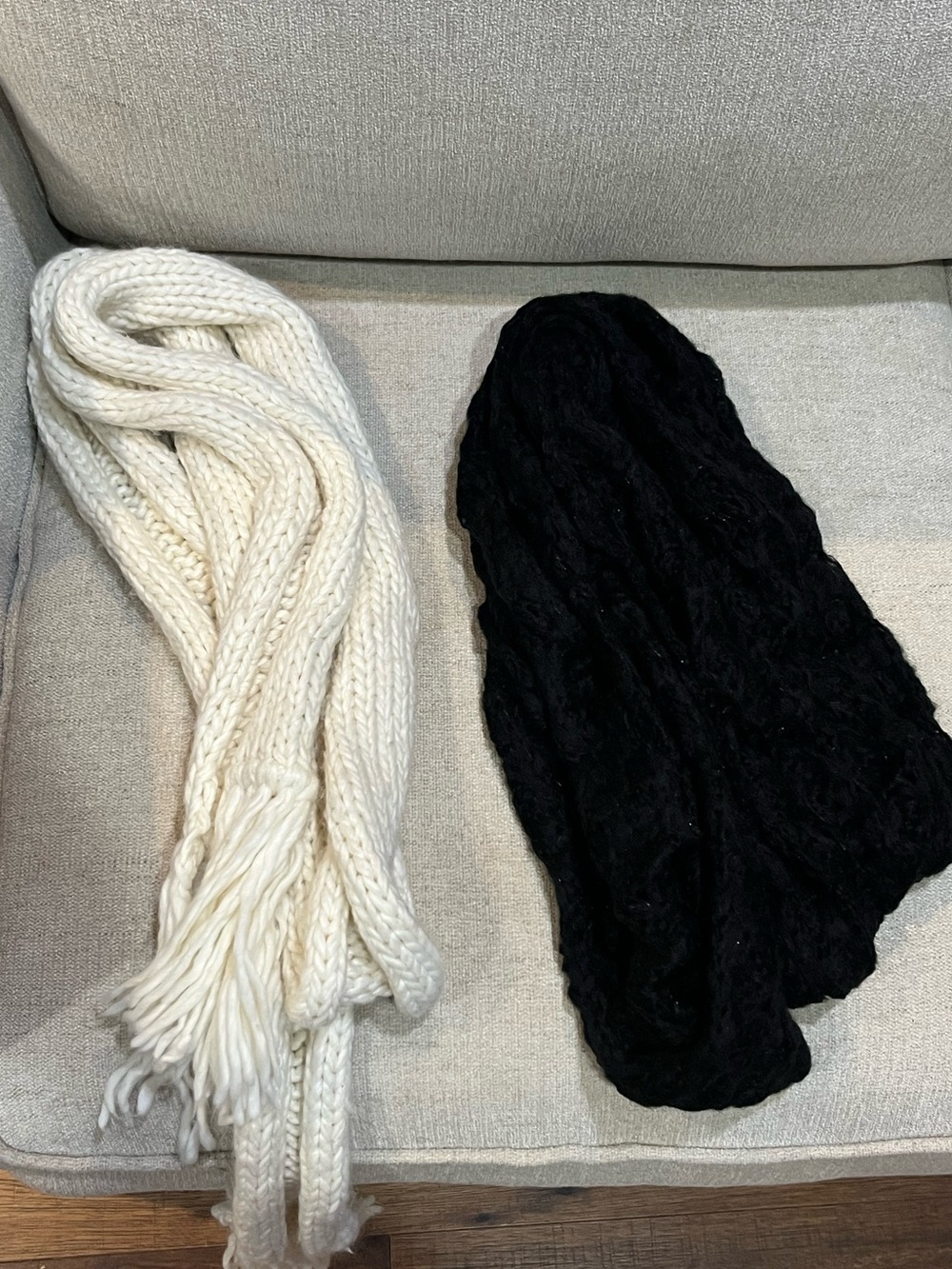 Set of 2 Winter Knit Scarves